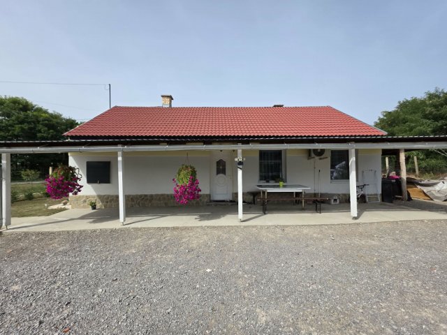 Eladó családi ház, Csányoszrón 49.9 M Ft, 4 szobás