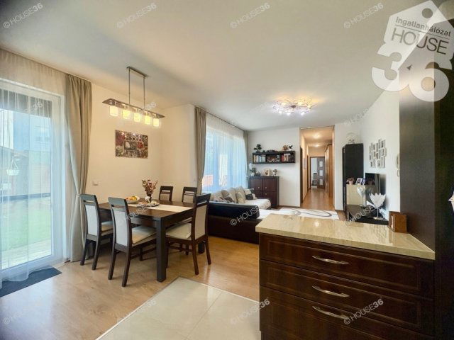 Eladó téglalakás, Kecskeméten 104.9 M Ft, 4 szobás