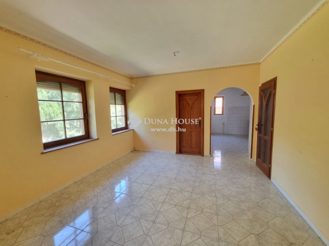 Eladó családi ház, Gárdonyban 99 M Ft, 8 szobás