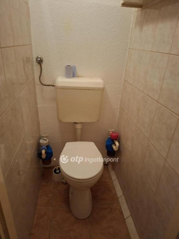 Eladó panellakás, Hajdúnánáson 29.9 M Ft, 1 szobás