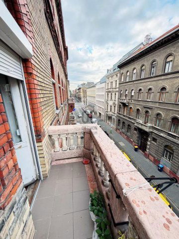 Eladó téglalakás, Budapesten, VI. kerületben 120 M Ft, 3 szobás