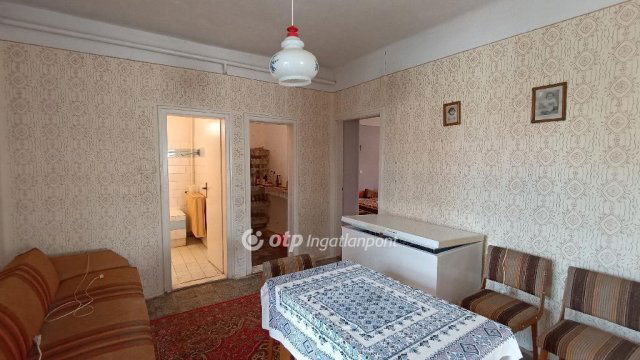 Eladó családi ház, Jászfényszarun 27.9 M Ft, 2+1 szobás