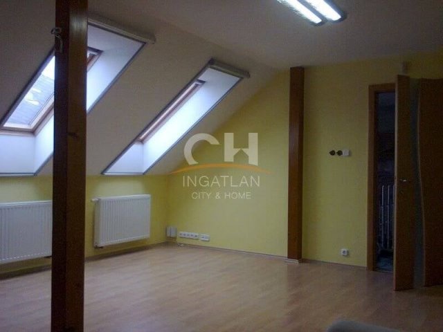 Eladó családi ház, Székesfehérvárott 198 M Ft, 5 szobás