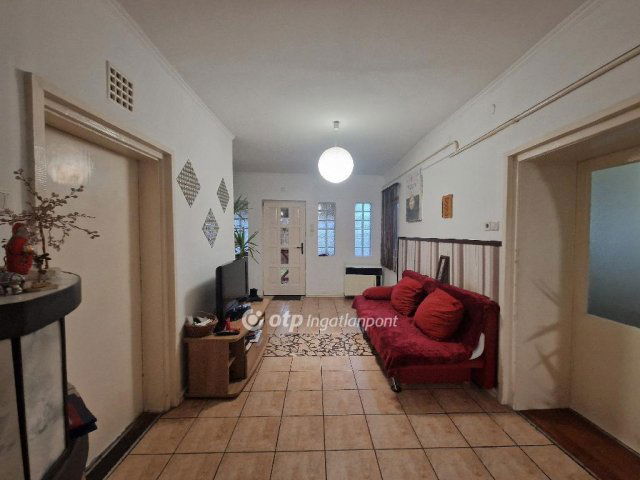 Eladó családi ház, Karcagon 22.9 M Ft, 2 szobás