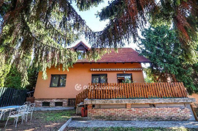 Eladó családi ház, Budaörsön 219.8 M Ft, 4+1 szobás