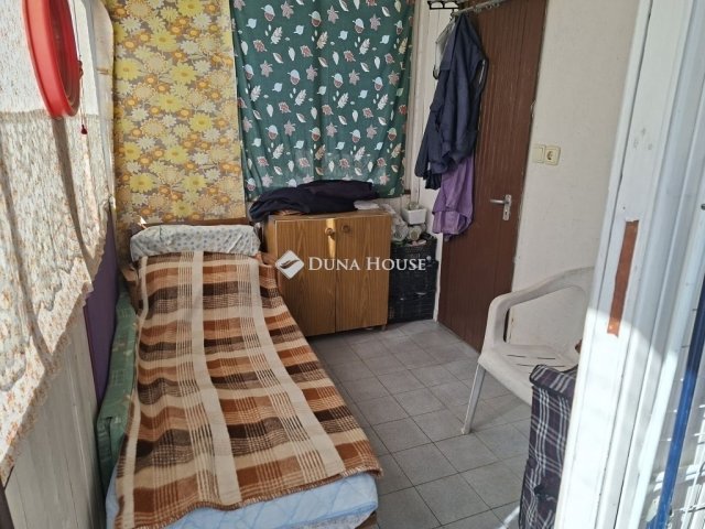 Eladó nyaraló, Tápiószentmártonon 25 M Ft, 4 szobás