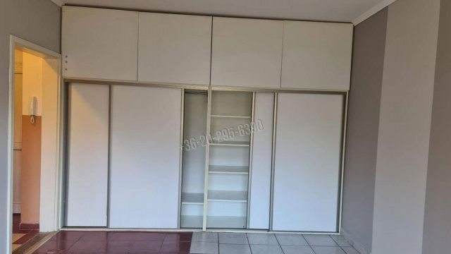 Eladó panellakás, Dunaújvárosban, Weiner Tibor körúton