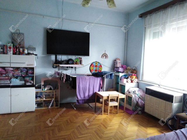 Eladó családi ház, Ászáron 20 M Ft, 3 szobás