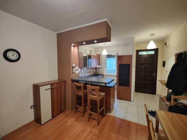 Eladó téglalakás, Budapesten, VIII. kerületben 82.5 M Ft