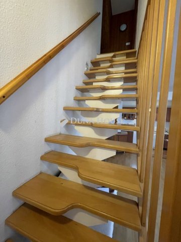 Eladó családi ház, Balatonalmádiban 95 M Ft, 6 szobás