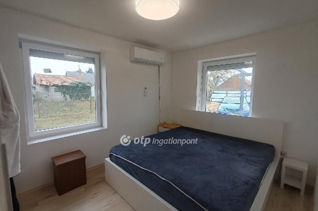 Eladó családi ház, Ercsiben 42 M Ft, 1+2 szobás