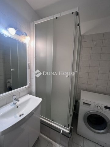 Kiadó panellakás, albérlet, Kecskeméten 190 E Ft / hó, 3 szobás