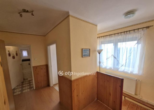 Eladó családi ház, Pusztaszabolcson 66 M Ft, 3 szobás