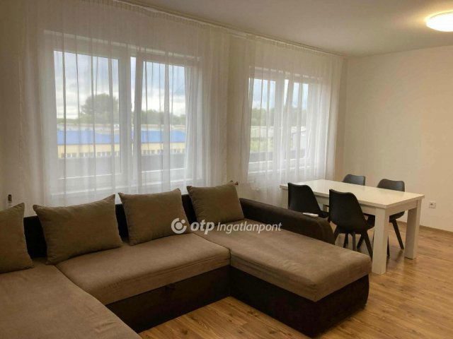 Kiadó téglalakás, albérlet, Balkányban 120 E Ft / hó, 2 szobás