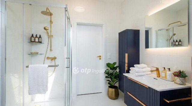 Eladó téglalakás, Balatonkenesén 84.9 M Ft, 1+1 szobás