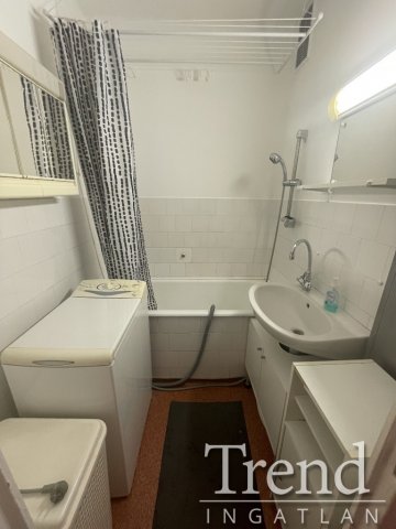 Kiadó panellakás, albérlet, Dunaújvárosban 130 E Ft / hó