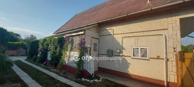 Eladó családi ház, Kunszentmártonban 26.5 M Ft, 3 szobás