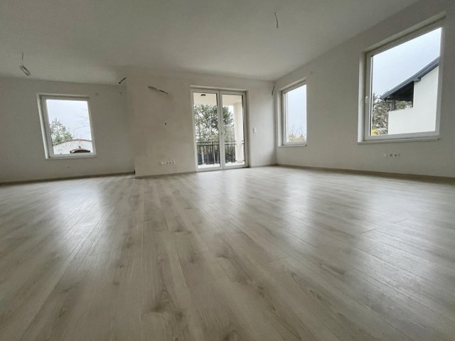 Eladó iroda, Szadán 69.9 M Ft, 2 szobás / költözzbe.hu