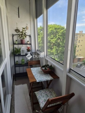 Eladó panellakás, Pécsett 51 M Ft, 2 szobás