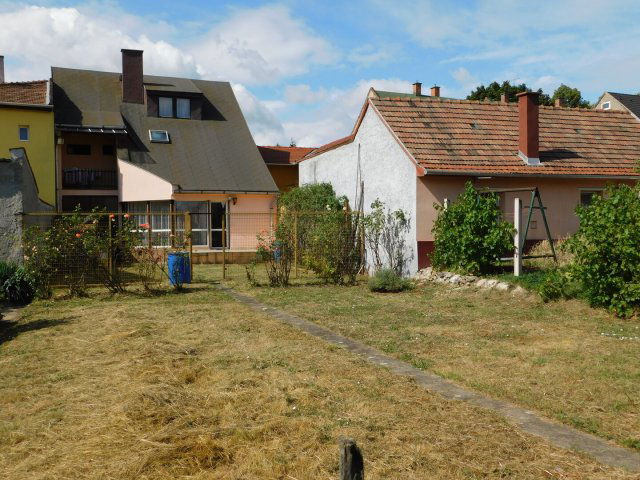 Eladó családi ház, Egerben 98 M Ft, 5 szobás