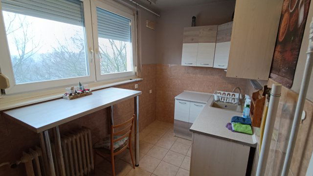 Eladó téglalakás, Székesfehérvárott 61.9 M Ft, 3 szobás