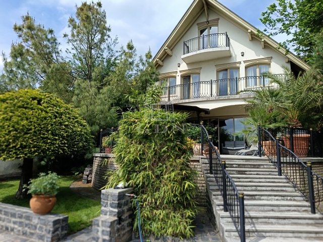 Eladó családi ház, Mogyoródon 169.9 M Ft, 5 szobás