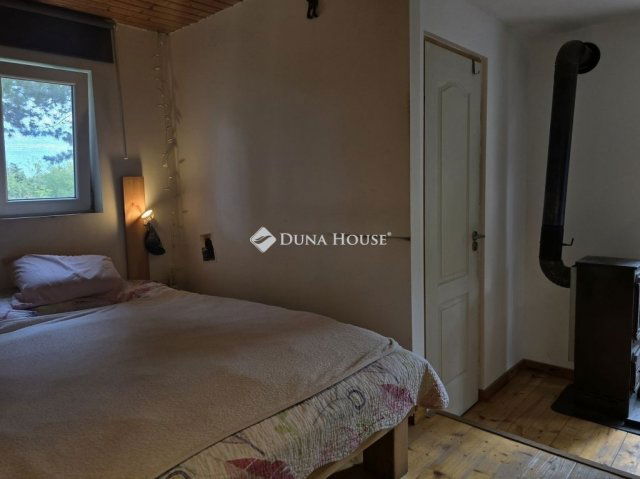 Eladó családi ház, Vácon 44.9 M Ft, 1 szobás