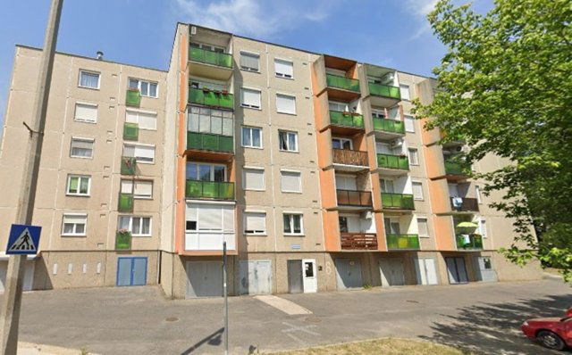 Eladó panellakás, Tatabányán 28 M Ft, 2 szobás