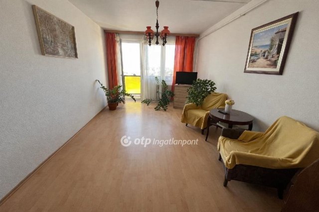 Eladó panellakás, Győrött 49.9 M Ft, 2 szobás