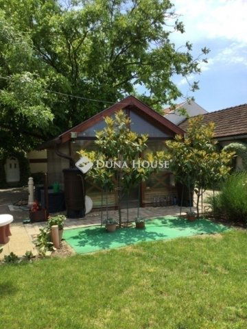 Eladó családi ház, Szegeden 289 M Ft, 6 szobás