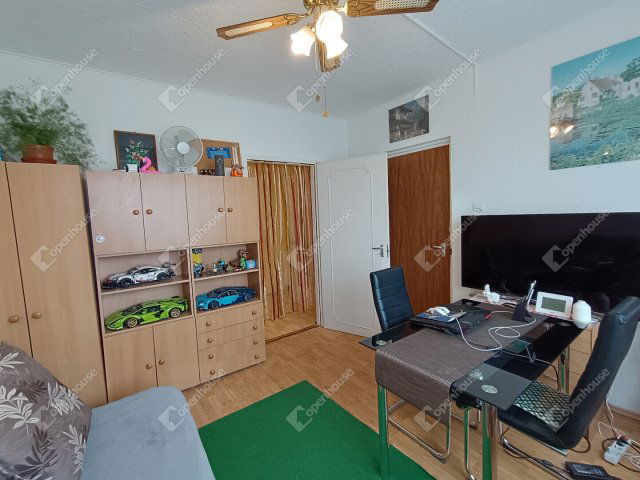 Eladó panellakás, Sopronban 45.9 M Ft, 2 szobás