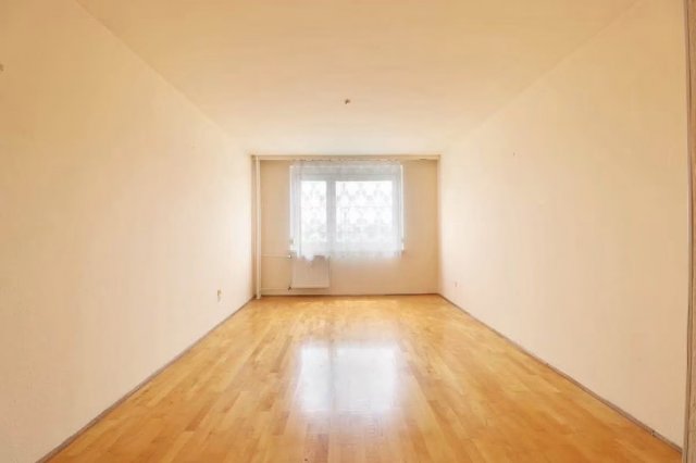 Eladó panellakás, Székesfehérvárott 51 M Ft, 1 szobás