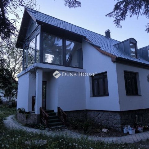Eladó családi ház, Leányfaluban 142 M Ft, 3 szobás