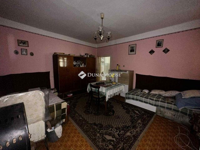 Eladó családi ház, Nagykónyin 10.99 M Ft, 2 szobás