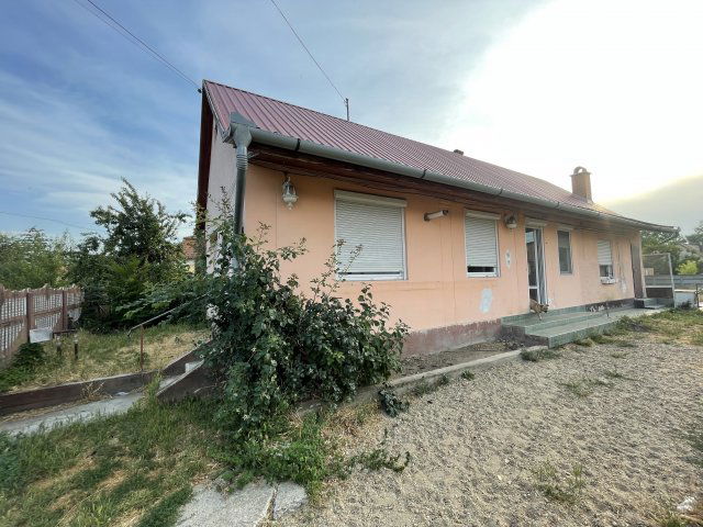 Eladó családi ház, Szigetbecsén 38 M Ft, 2 szobás