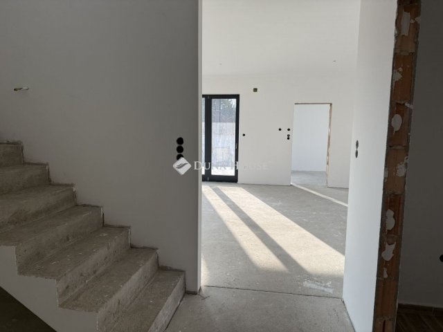 Eladó ikerház, Érden 184.9 M Ft, 5 szobás / költözzbe.hu