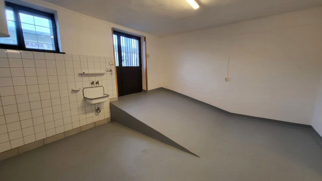 Kiadó üzlethelyiség, Egerben 180 E Ft / hó