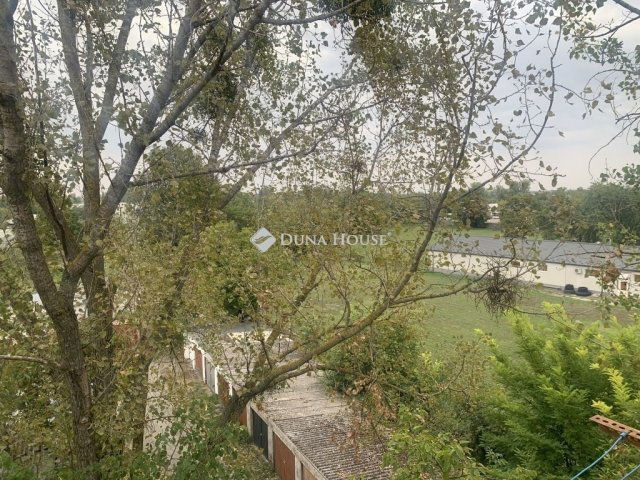 Eladó téglalakás, Szekszárdon 34.9 M Ft, 2 szobás