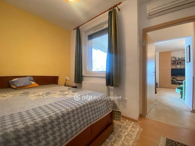 Eladó téglalakás, Siófokon 110 M Ft, 1+1 szobás