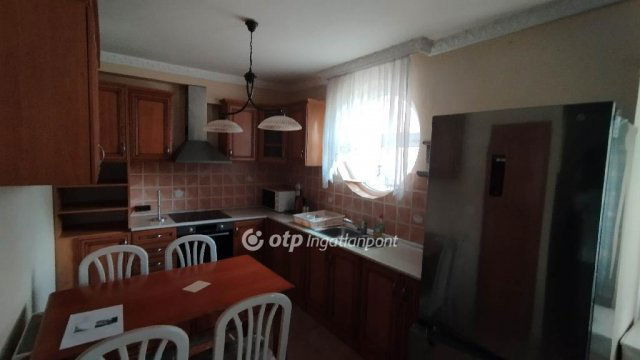 Eladó téglalakás, Nyíregyházán 68 M Ft, 3 szobás