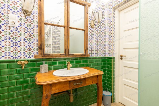 Eladó téglalakás, Budapesten, VI. kerületben 58.9 M Ft, 1 szobás