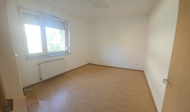 Eladó téglalakás, Szigetszentmiklóson 66.9 M Ft, 3 szobás