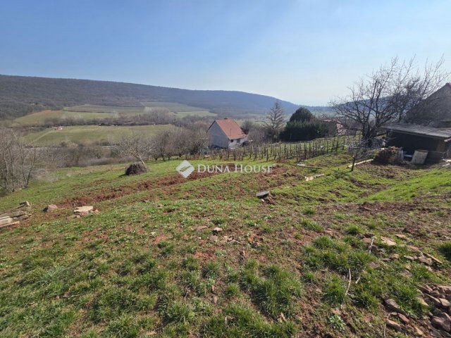 Eladó telek, Felsőörsön 30 M Ft / költözzbe.hu
