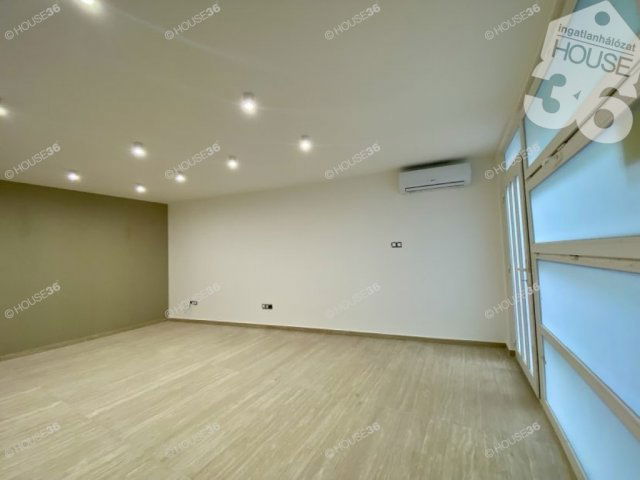 Eladó üzlethelyiség, Kecskeméten 55 M Ft, 2 szobás