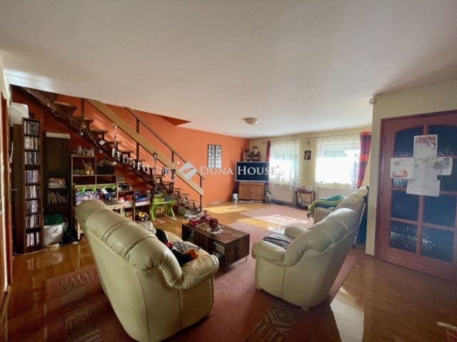 Eladó téglalakás, Budapesten, XX. kerületben 120 M Ft