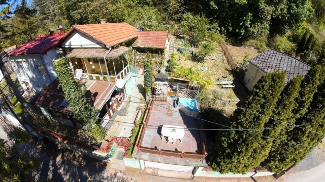 Eladó nyaraló, Arlón 13.5 M Ft, 3 szobás / költözzbe.hu