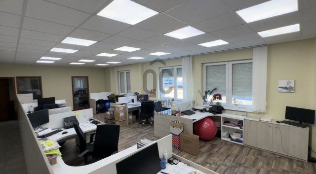 Eladó ipari ingatlan, Vácon 850 M Ft / költözzbe.hu