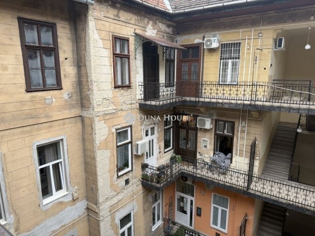 Eladó téglalakás, Budapesten, VII. kerületben 69.9 M Ft