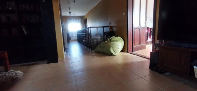 Eladó családi ház, Taksonyon 154.9 M Ft, 9 szobás