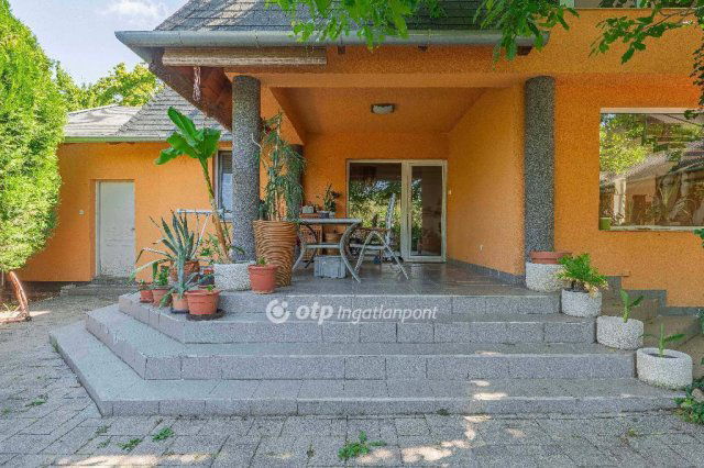 Eladó családi ház, Gárdonyban 134 M Ft, 6 szobás